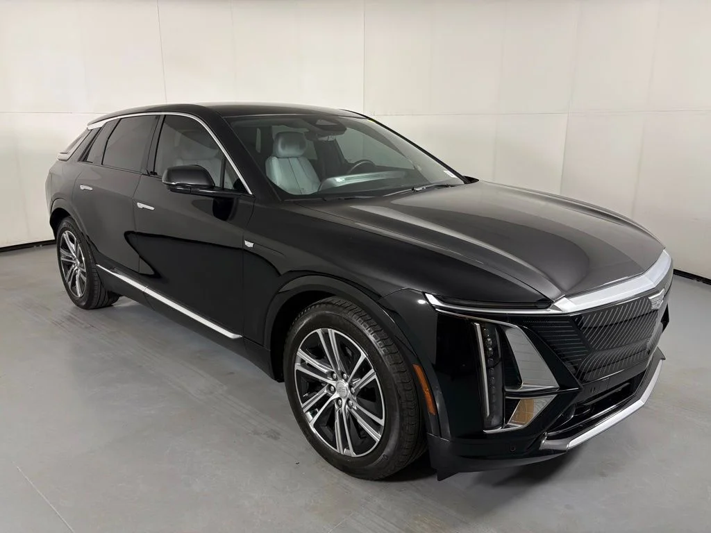 Used 2023 Cadillac LYRIQ Luxury with VIN 1GYKPMRKXPZ003262 for sale in Scottsdale, AZ