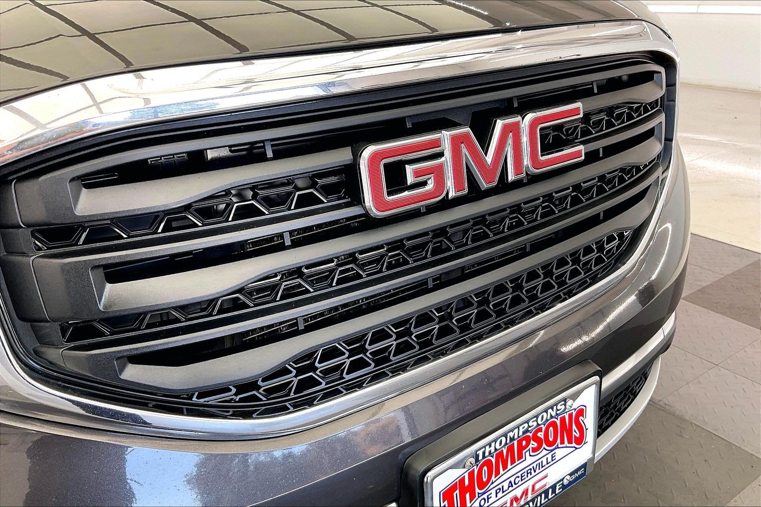 Used 2019 Iridium Metallic GMC SLE image 30