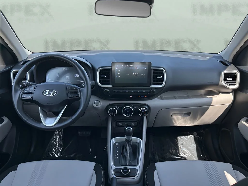 Used 2025 White Hyundai SEL image 12