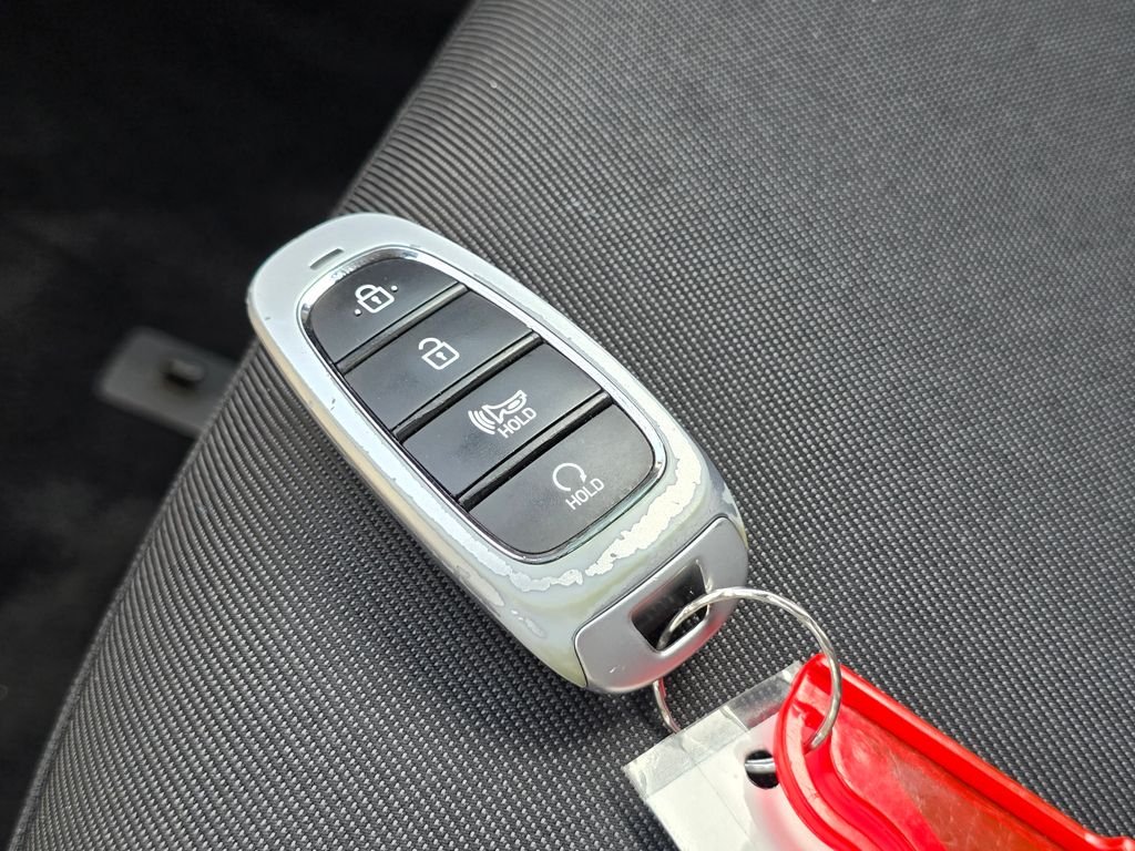 Used 2022 Gray Hyundai SEL image 31
