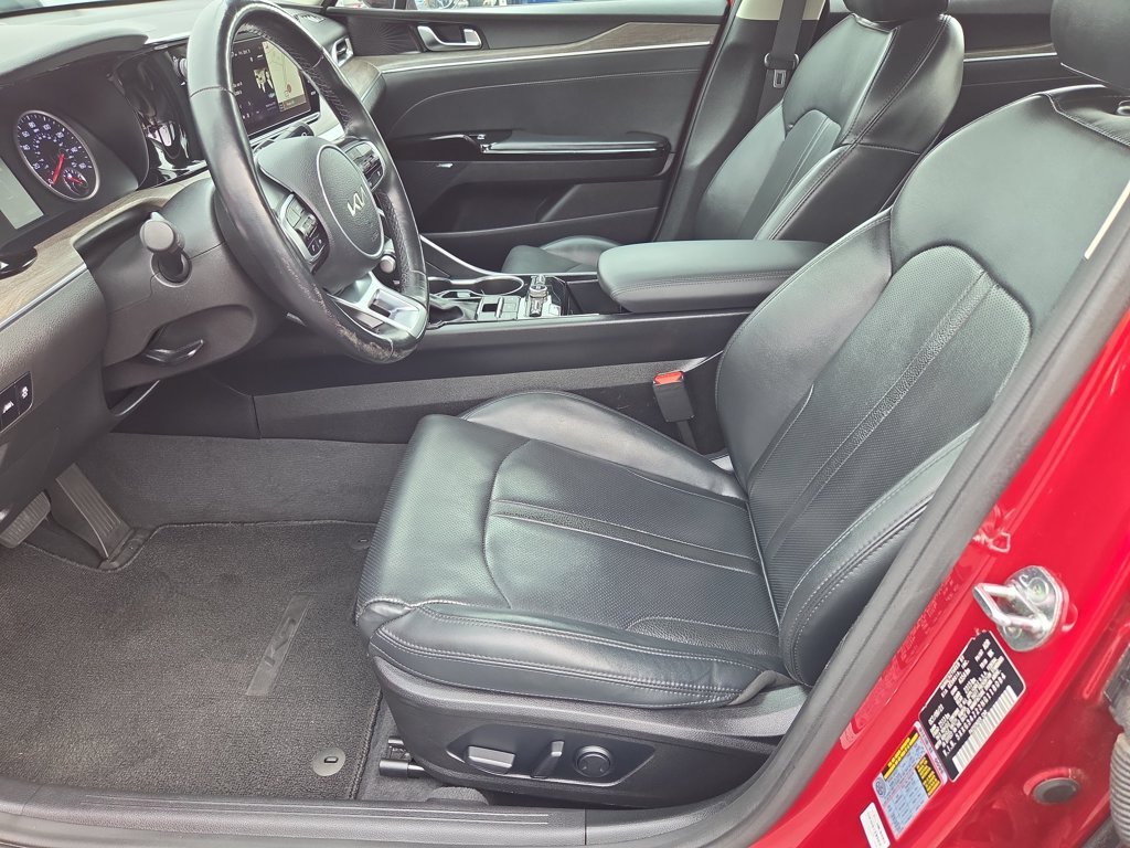 Used 2022 Passion Red Kia EX image 13