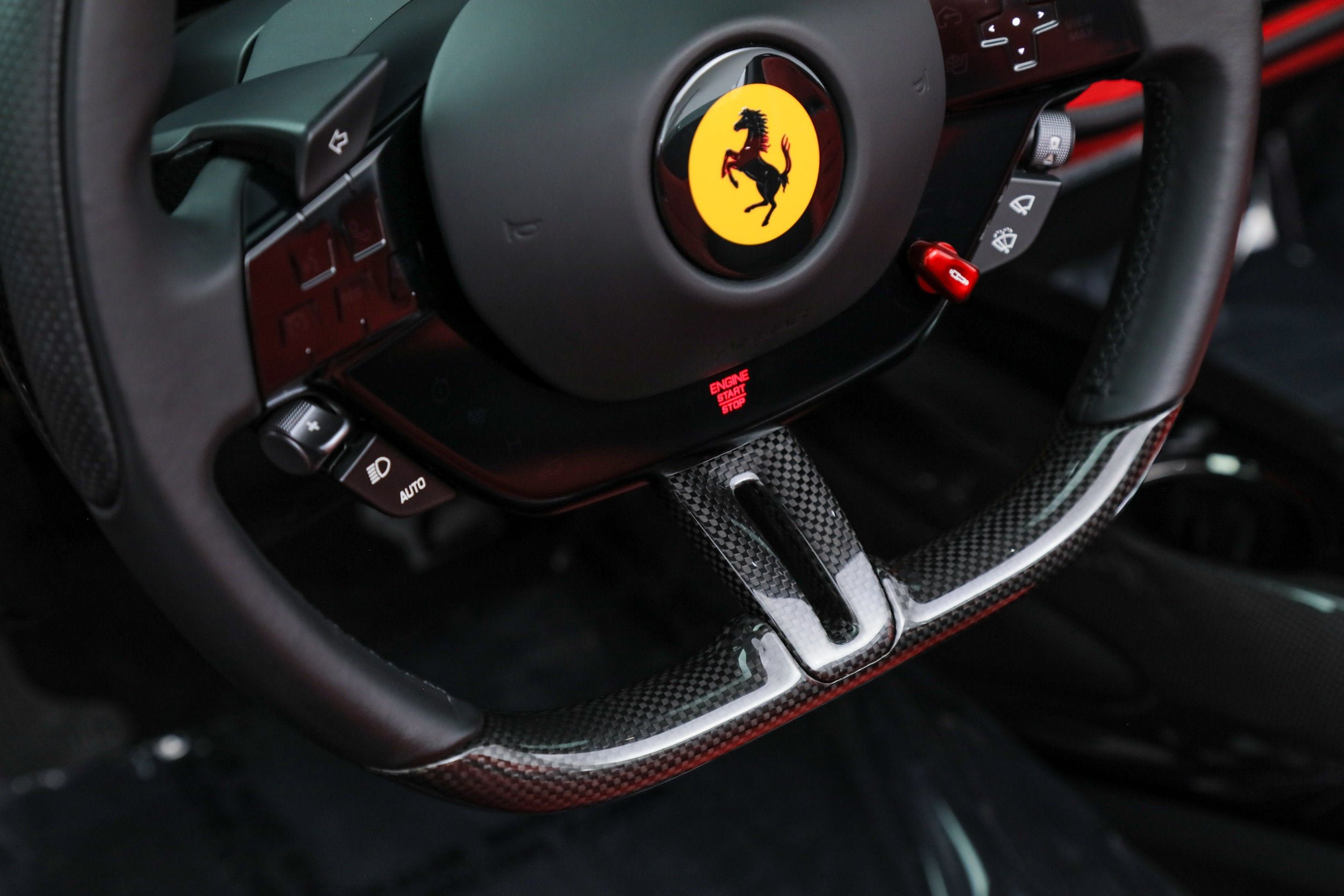 Certified Used 2025 Grigio Medio Ferrari  image 48