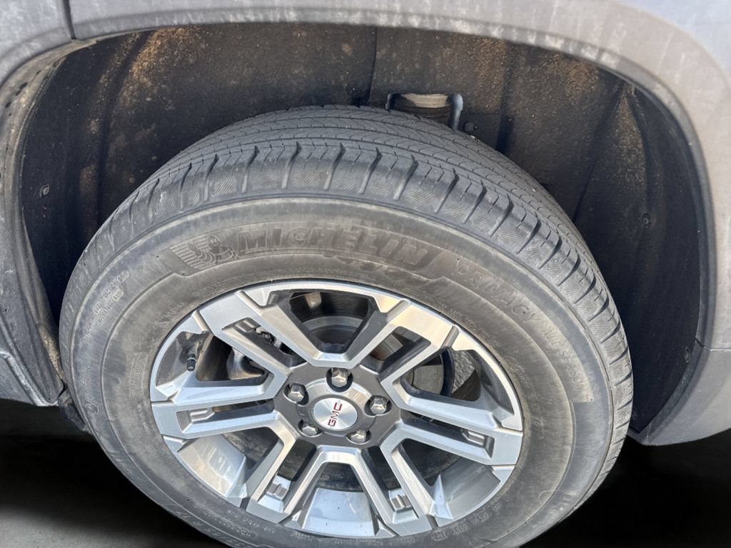 Used 2025 Summit White GMC Elevation image 14