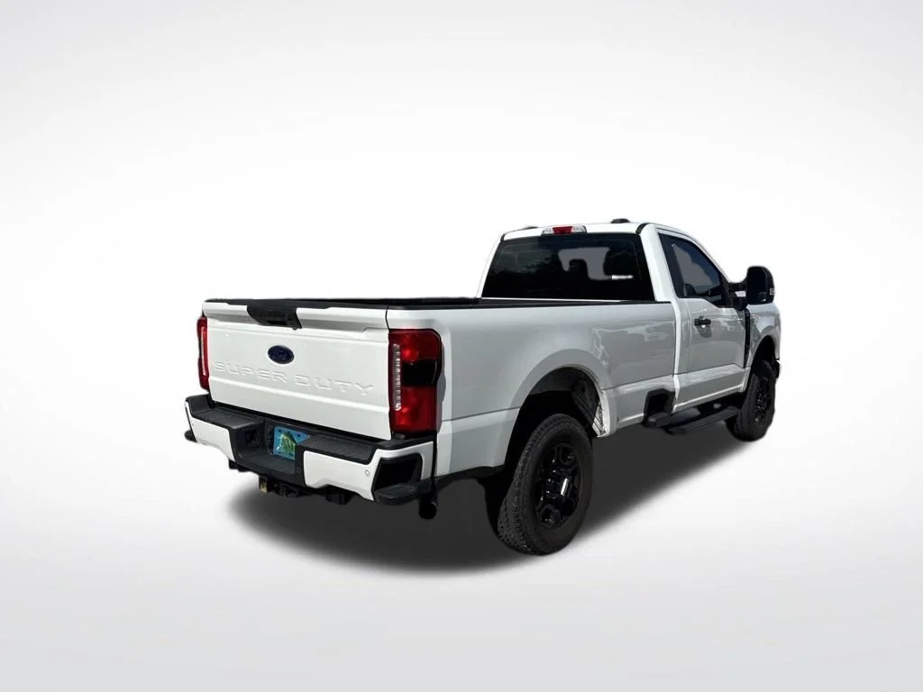 Used 2023 White Ford XL image 5