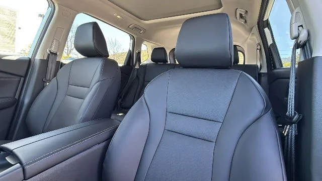 New 2026 Everest White Pearl TriCoat Nissan Dark Armor™ image 11