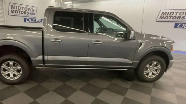 Used 2021 Gray Metallic Ford Lariat image 9