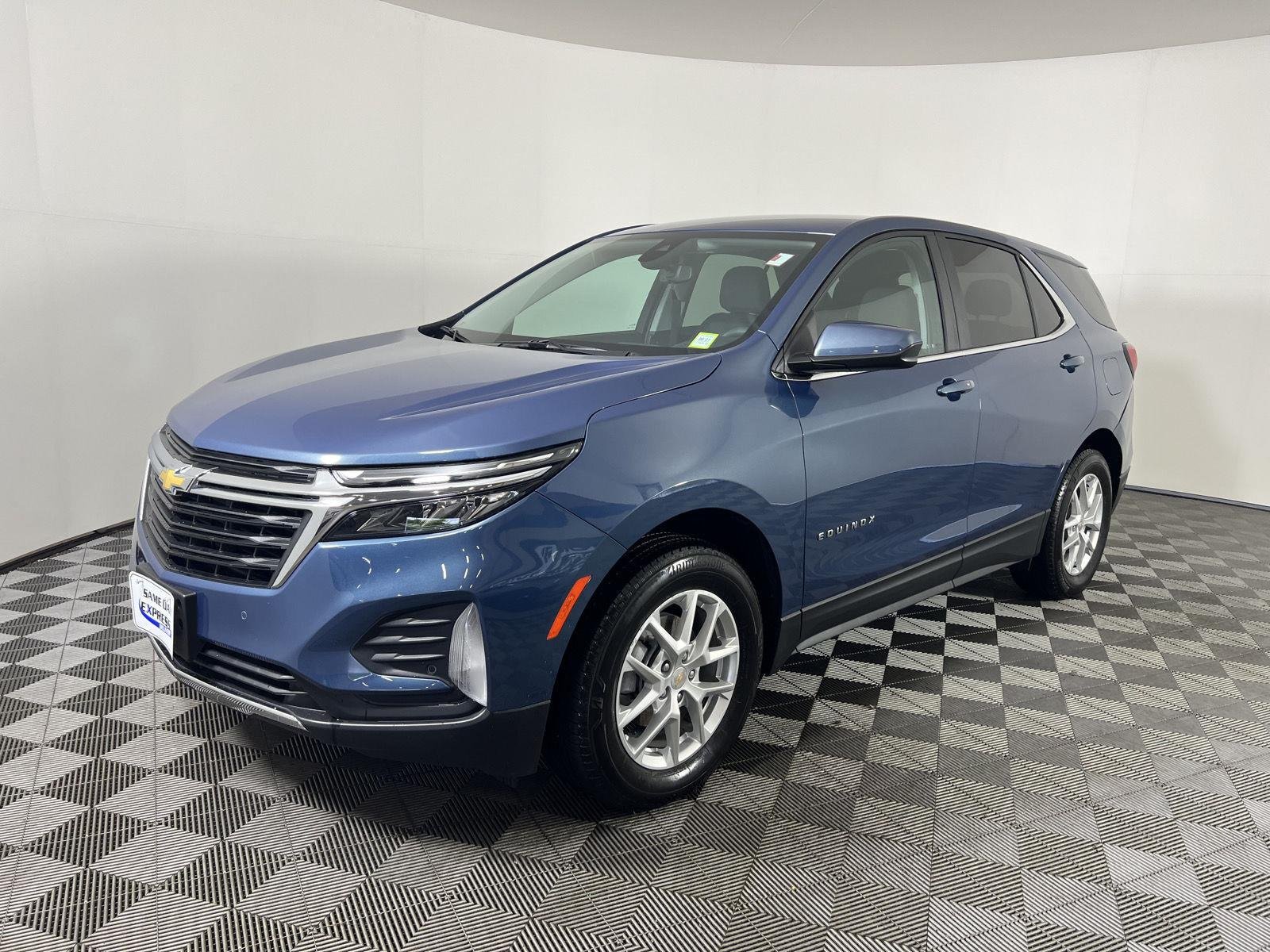 Used 2024 Lakeshore Blue Metallic Chevrolet LT image 27