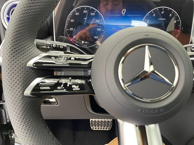 New 2027 Black Mercedes-Benz GLC 300 image 24