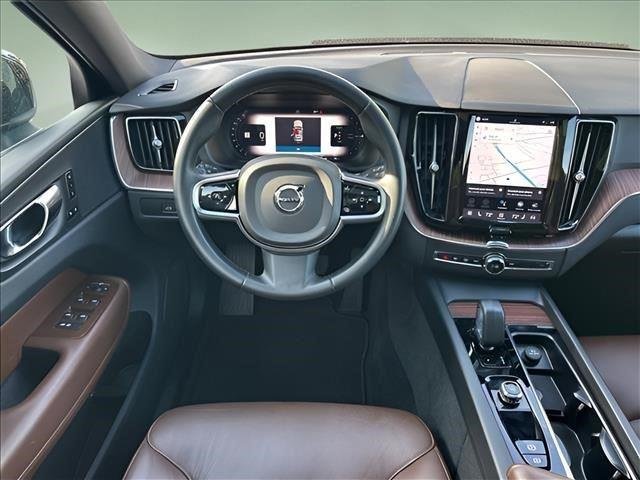 Used 2023  Volvo Plus Bright Theme image 10