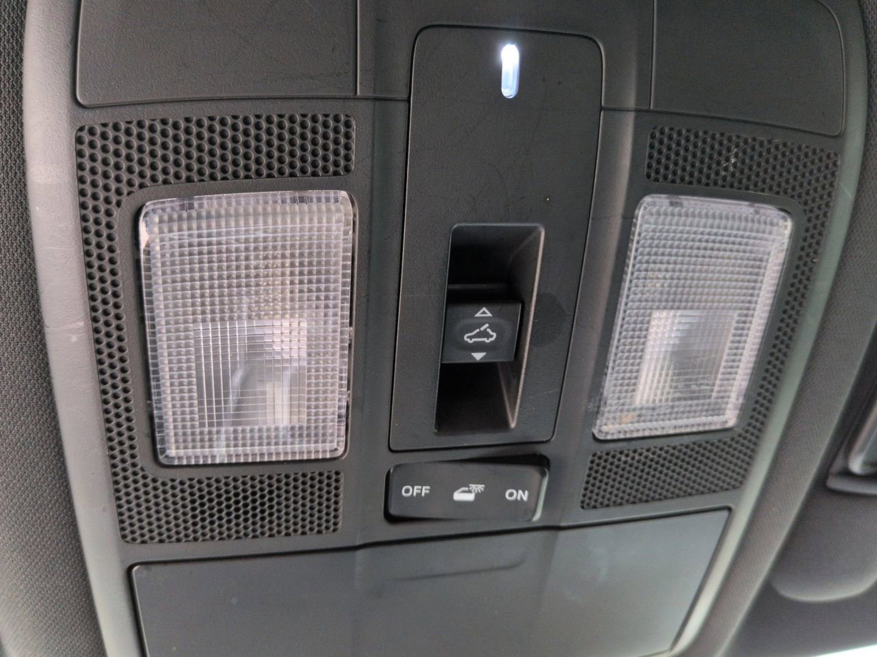 Used 2021 Sonic Silver Metallic Mazda Grand Touring image 27