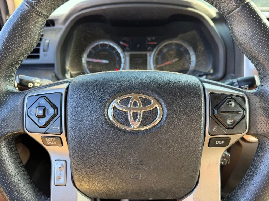Used 2019 White Toyota SR5 image 28