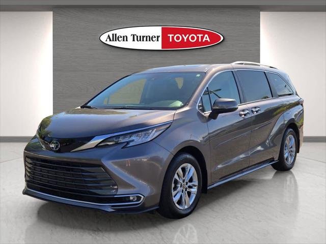 2024 Toyota Sienna Limited - Photo 3