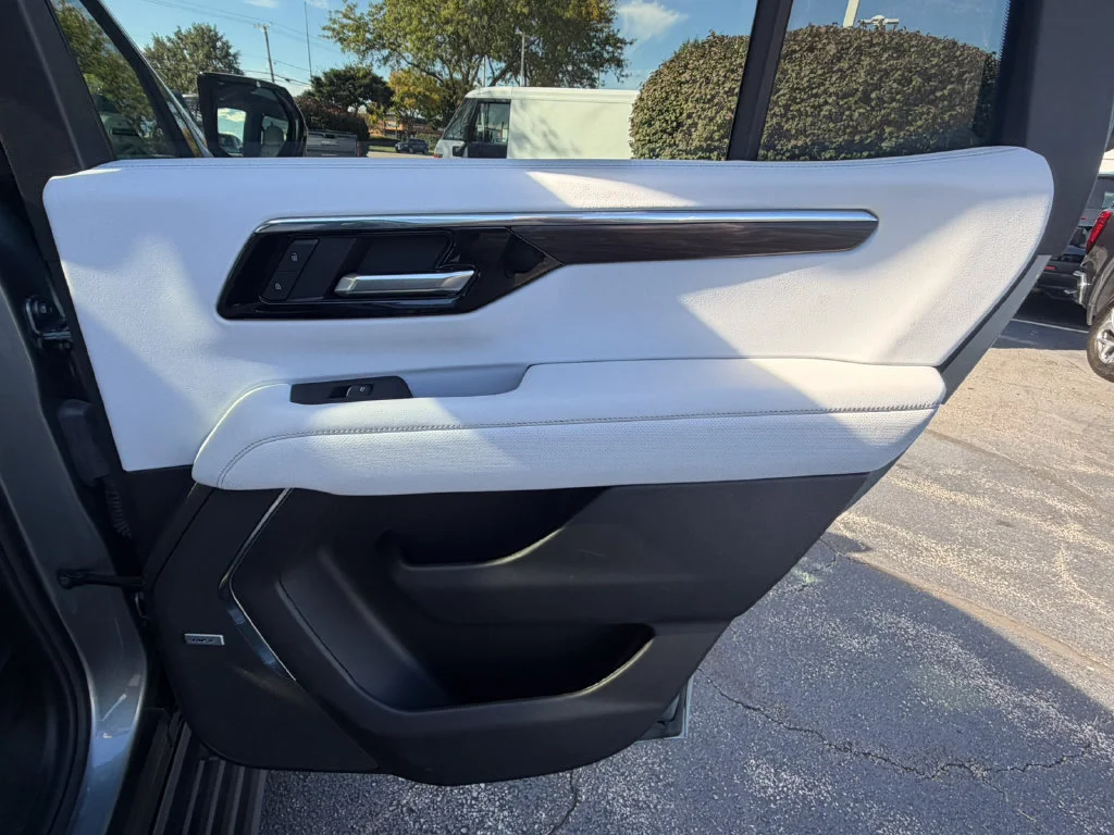 2025 Chevrolet Tahoe Premier - Photo 19