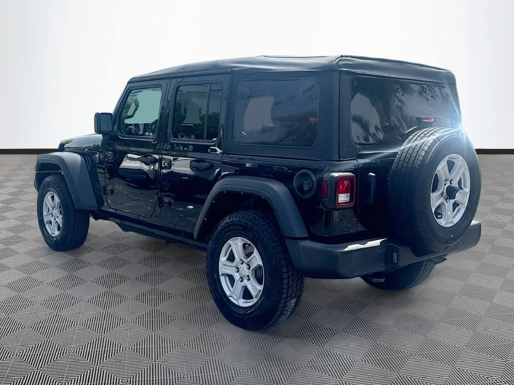 Used 2022 Black Jeep Unlimited Sport S image 8