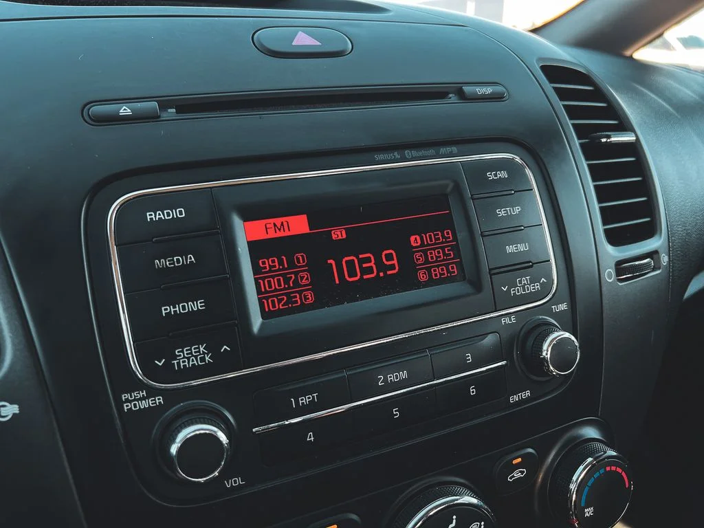 Used 2014 Brown Kia LX image 21