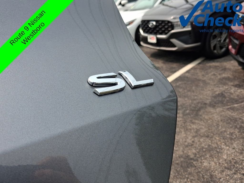Used 2017 Gray Nissan SL image 12