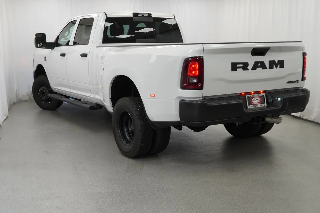 New 2027 Bright White Clear-Coat Exterior Paint RAM Tradesman image 15