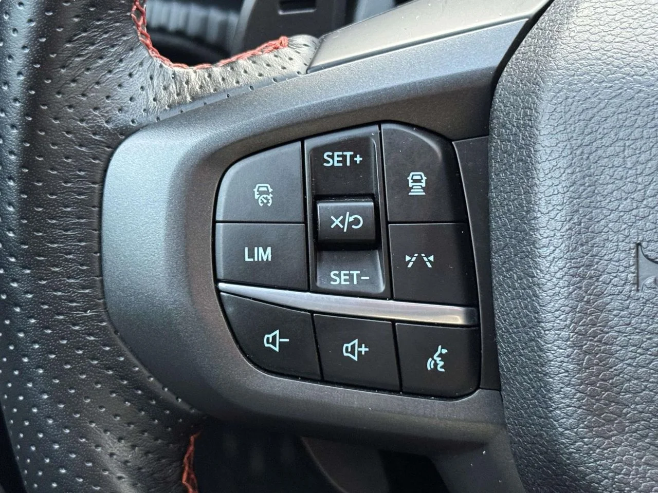 Used 2024 OXFORD WHITE Ford Raptor image 18