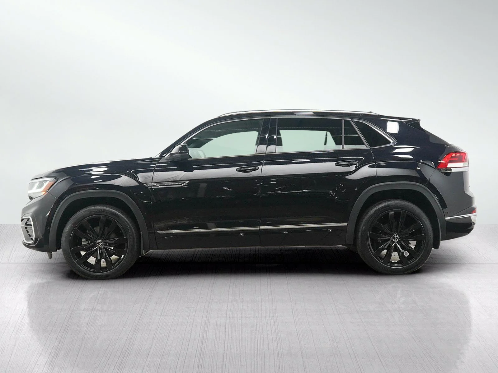 Used 2023 Volkswagen Atlas Cross Sport Execline with VIN 1V2FE2CA4PC204559 for sale in Burnsville, Minnesota