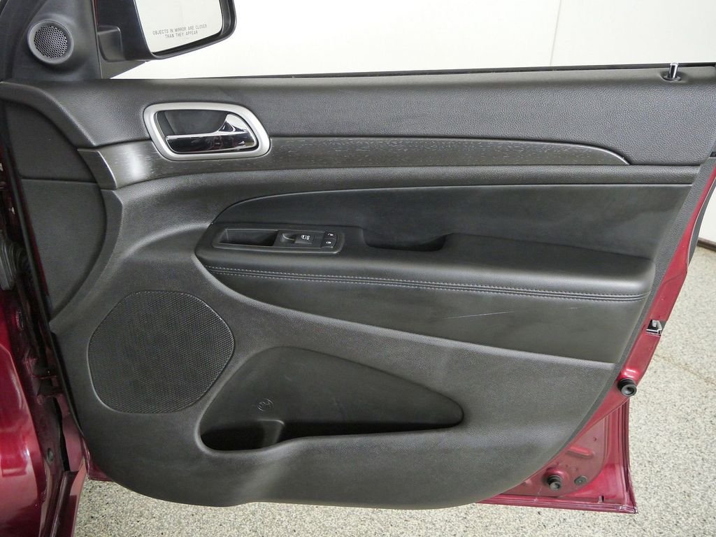 Used 2017 Red Jeep Altitude image 17