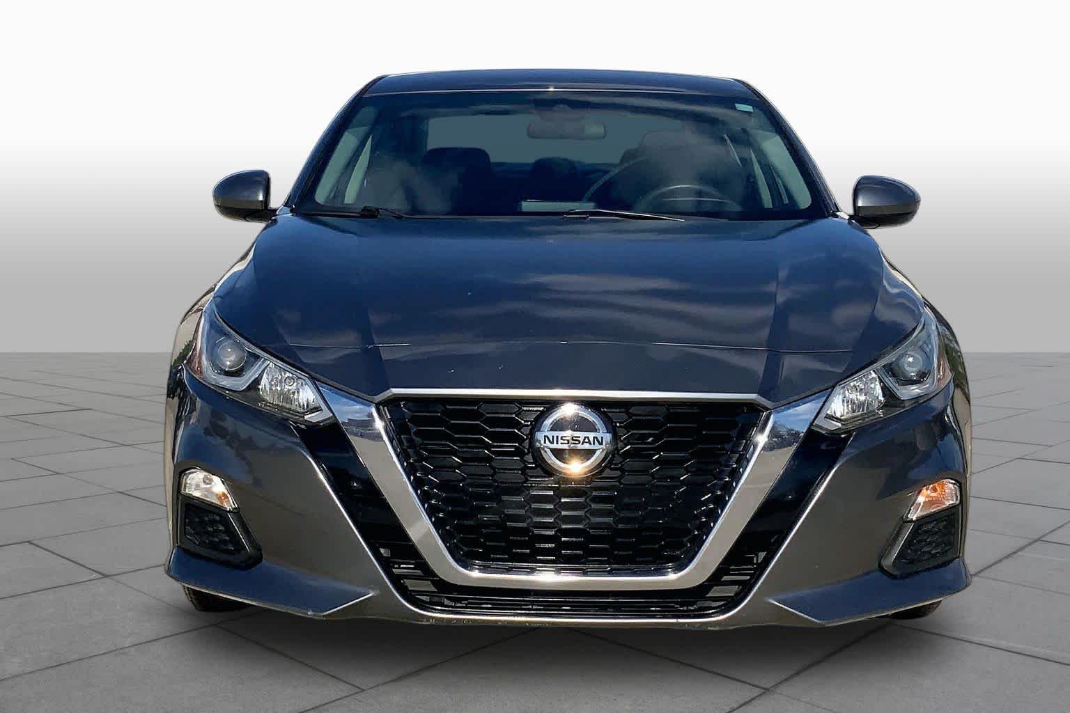 Used 2020 Gun Metallic Nissan 2.5 S image 3