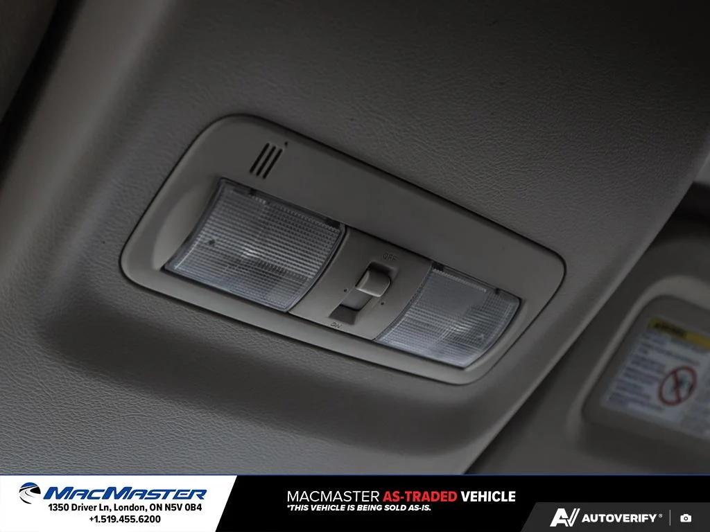 Used 2017  Nissan  image 25