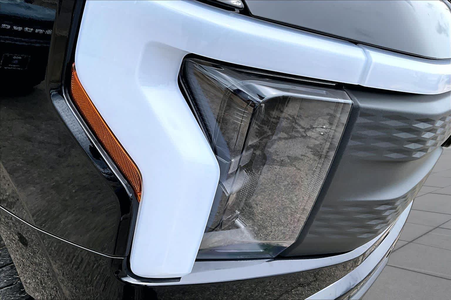 Used 2025 Agate Black Metallic Ford Flash image 29