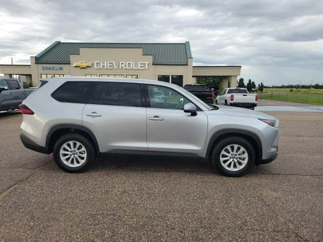 Used 2025 Celestial Silver Metallic Toyota XLE image 21