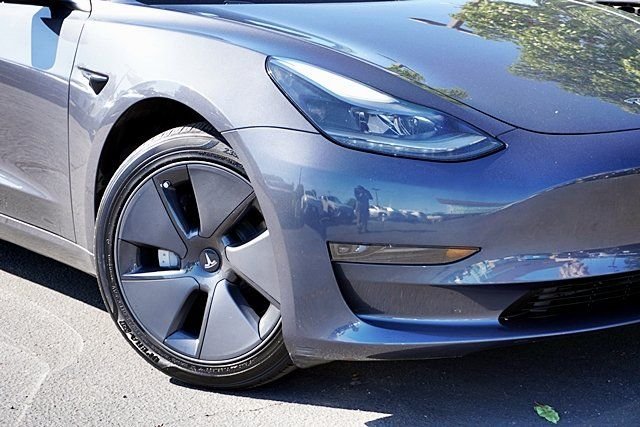 Used 2023  Tesla Base image 3