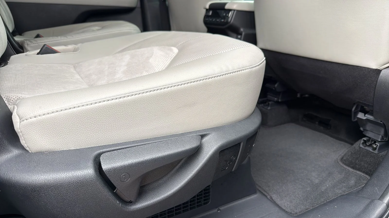 Used 2025 Blue Toyota MAX Platinum image 26