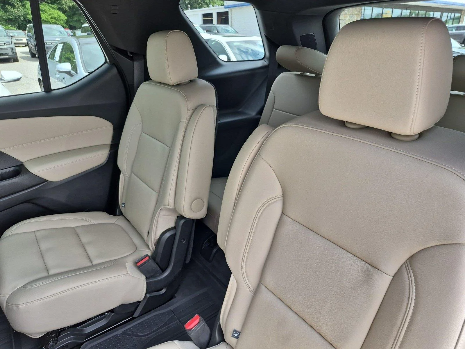 Used 2023 Mosaic Black Metallic Chevrolet LT Leather image 32