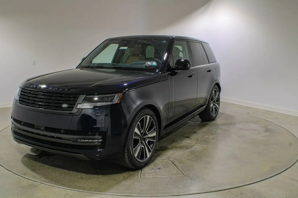 2026 Land Rover Range Rover 3.0 PHEV SE SWB's photo