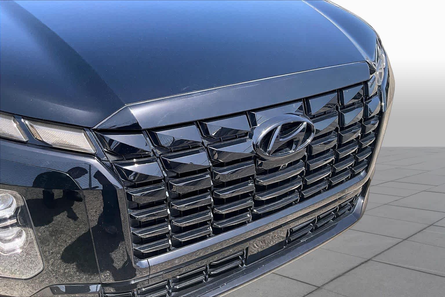 Certified Used 2025 Abyss Black Pearl Hyundai Calligraphy Night Edition image 30