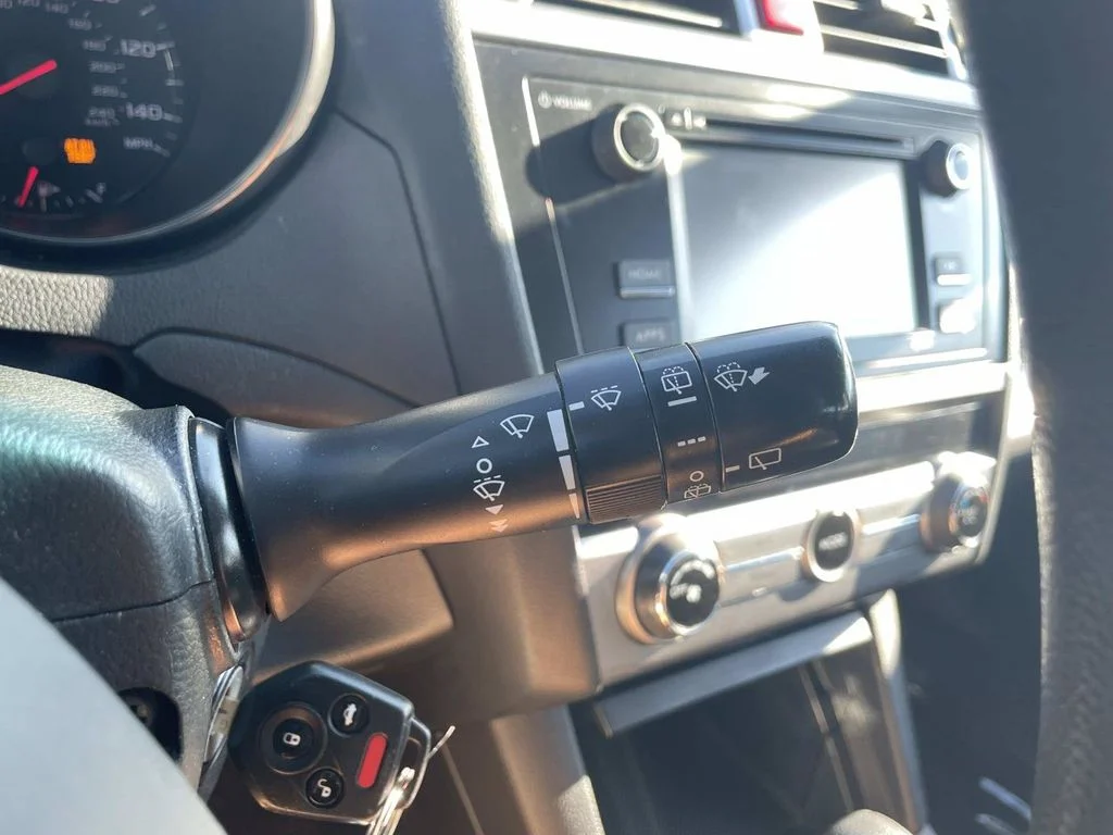 Used 2015 Gray Subaru 2.5i image 29