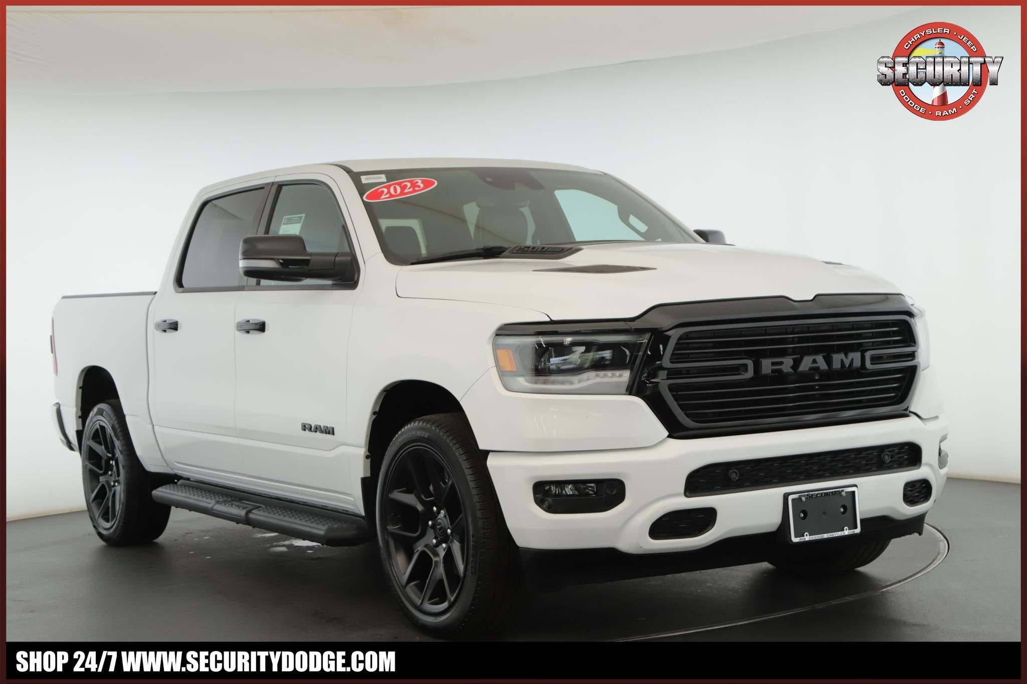 2023 RAM 1500 Laramie 4x4 Crew Cab 5'7's photo