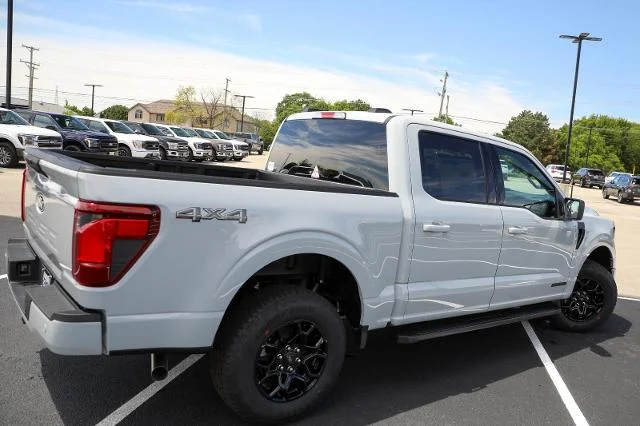 New 2026 Avalanche Ford XLT image 9