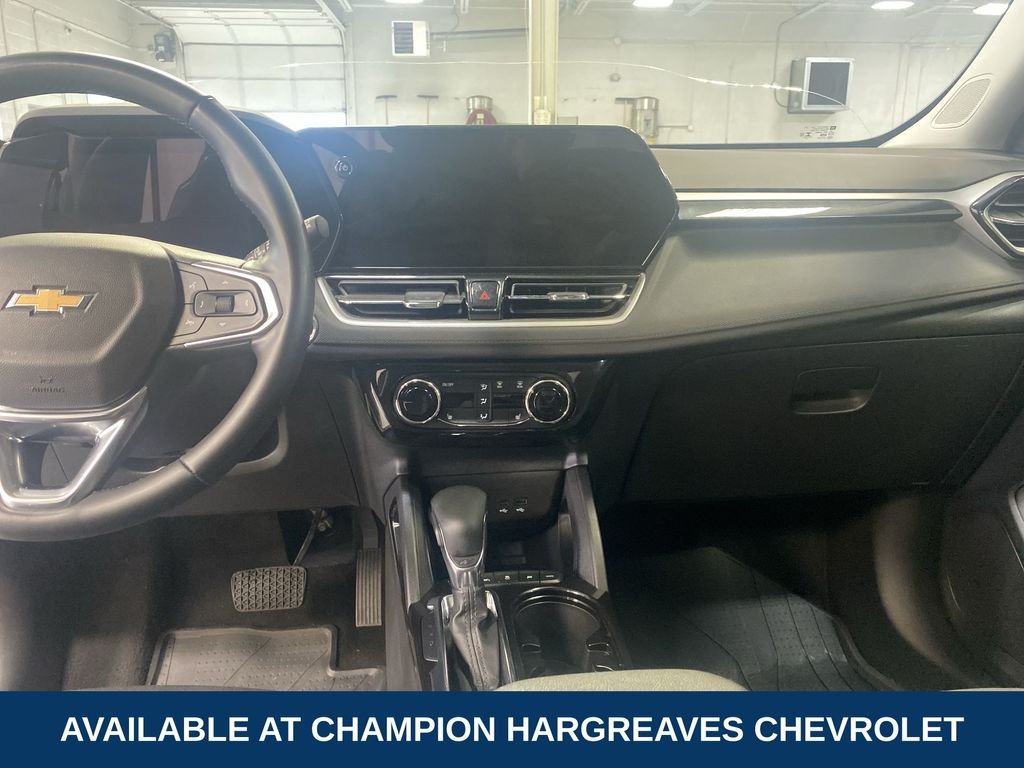 Used 2024 Sterling Gray Metallic Chevrolet LT image 27