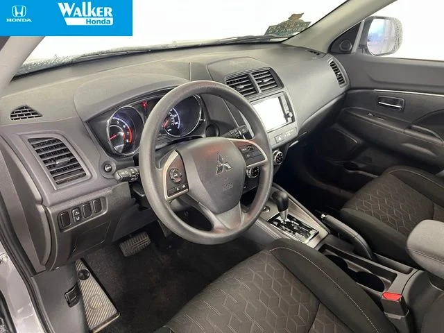 Used 2025 Mercury Gray Metallic Mitsubishi 2.0 ES image 14