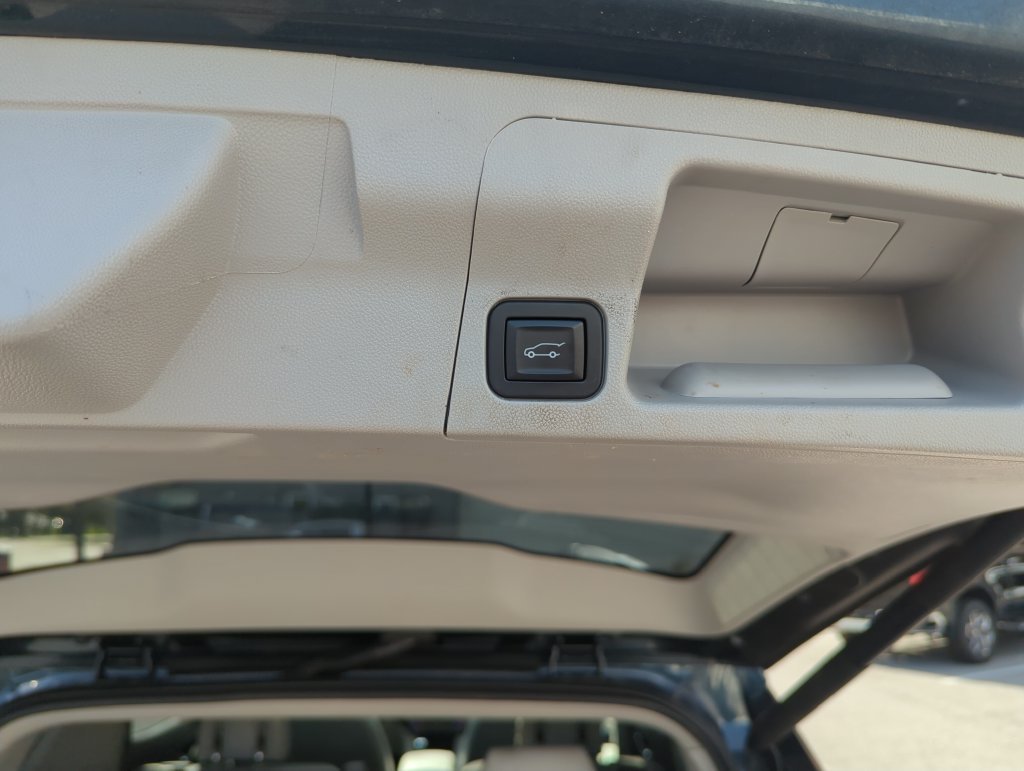 Used 2019 DARK SKY METALLIC GMC SLT image 32