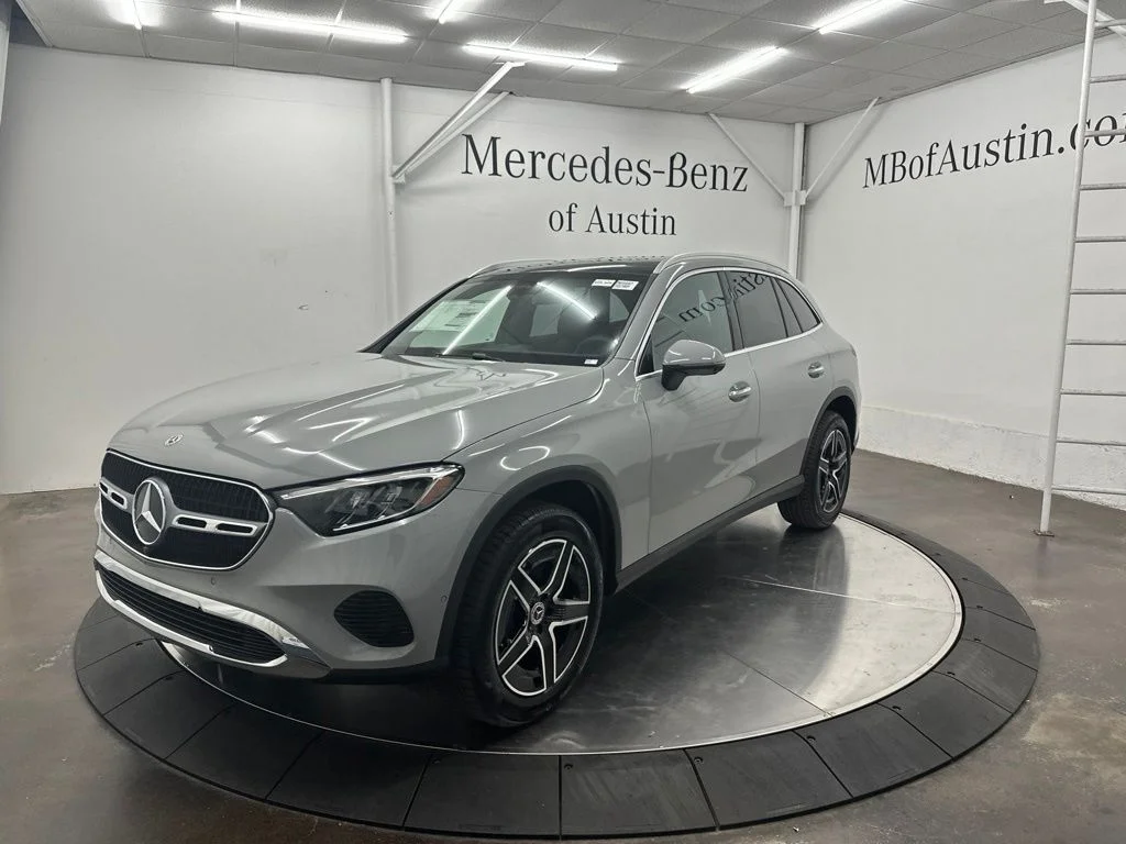 New 2027 White Mercedes-Benz GLC 300 image 3