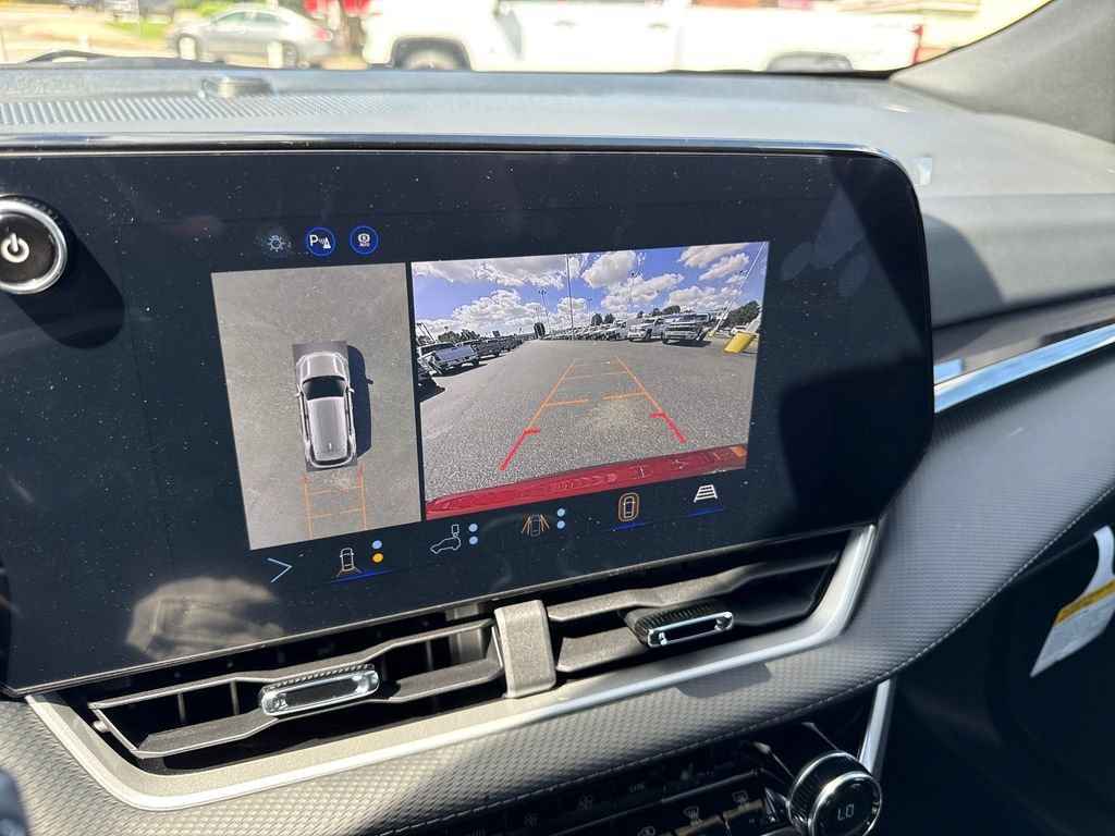 2027 Chevrolet Equinox LT - Photo 16