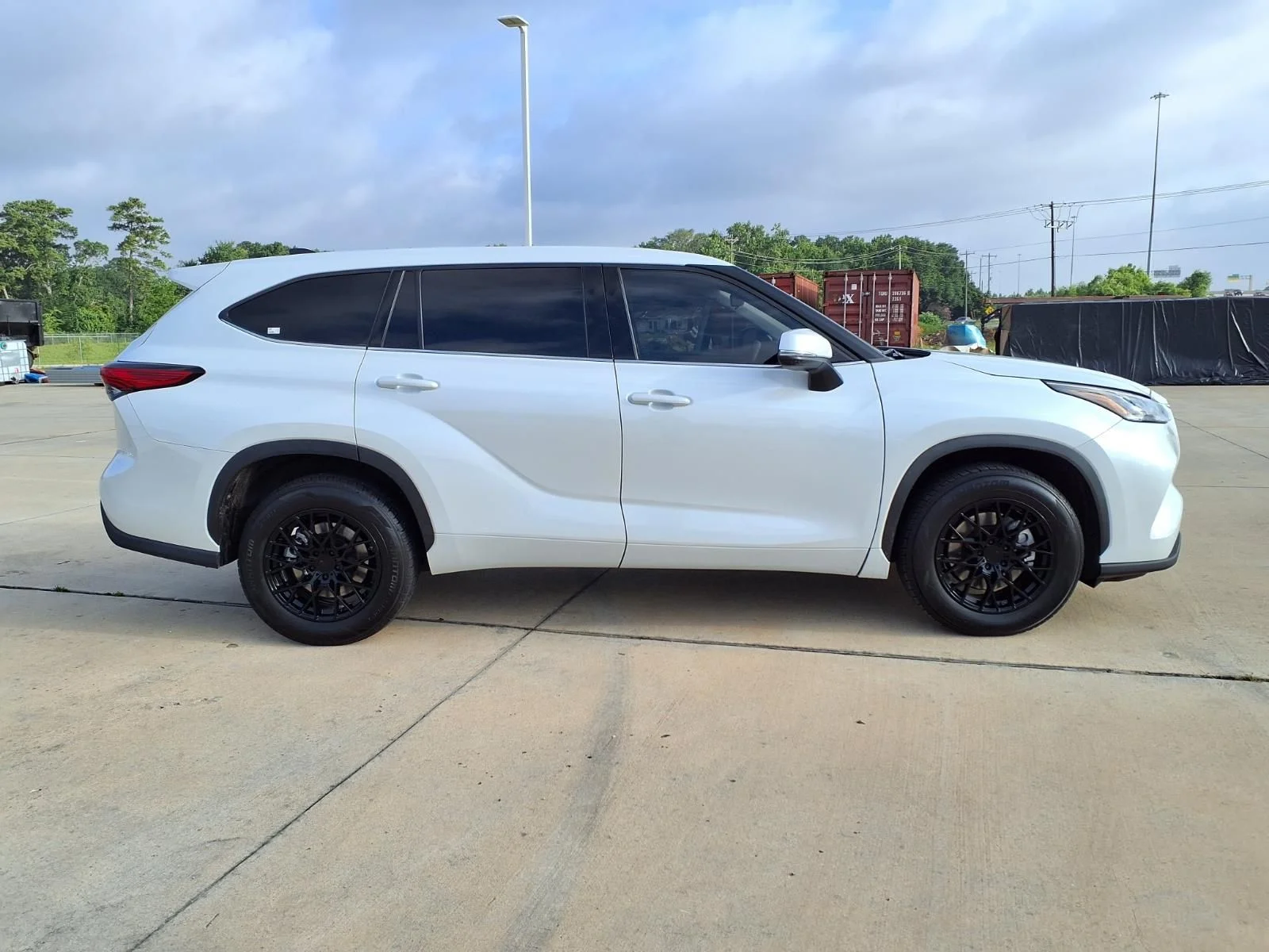 Used 2022 Beige Toyota L image 5