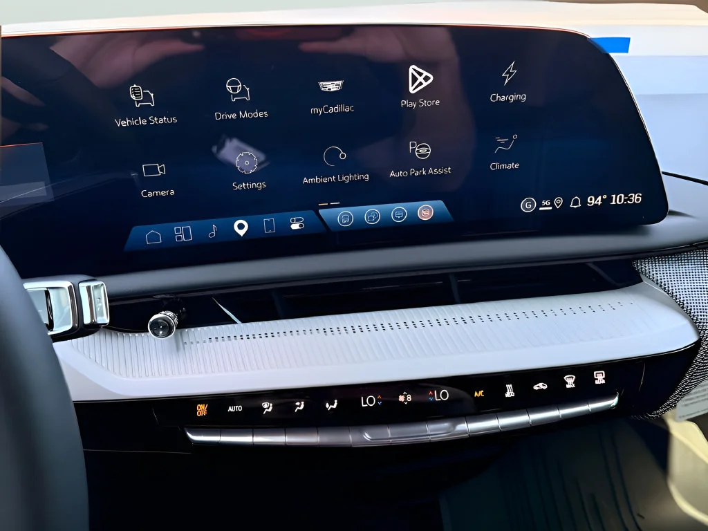 2027 Cadillac OPTIQ Sport - Photo 11