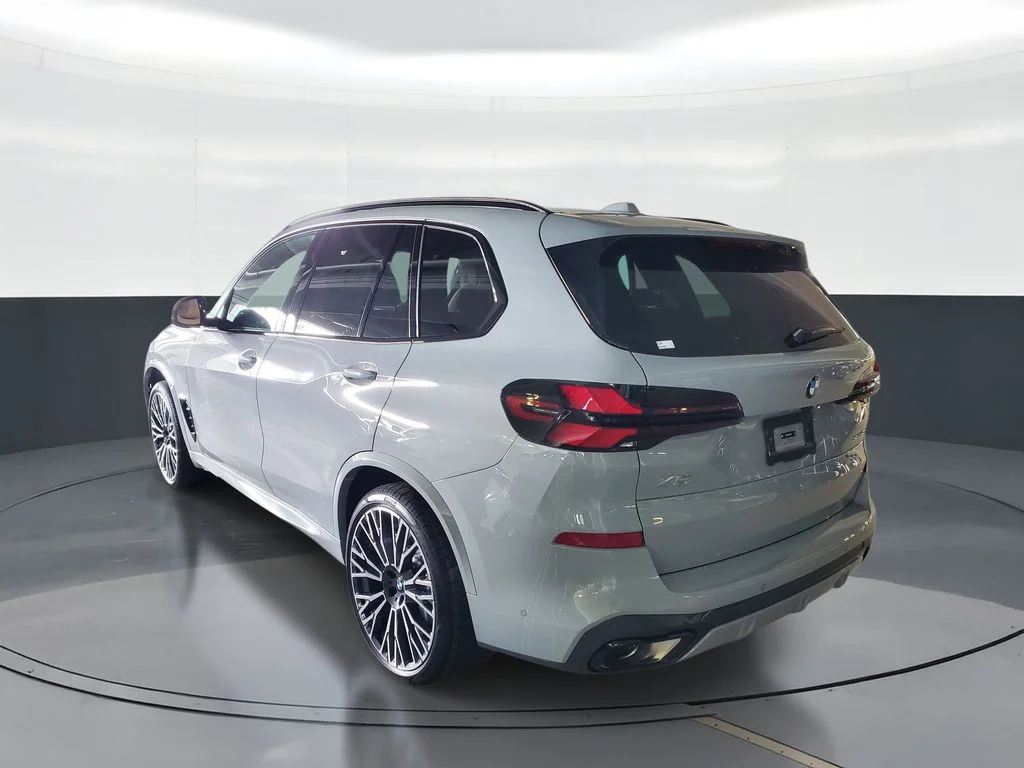 Used 2026 Gray BMW sDrive40i image 4