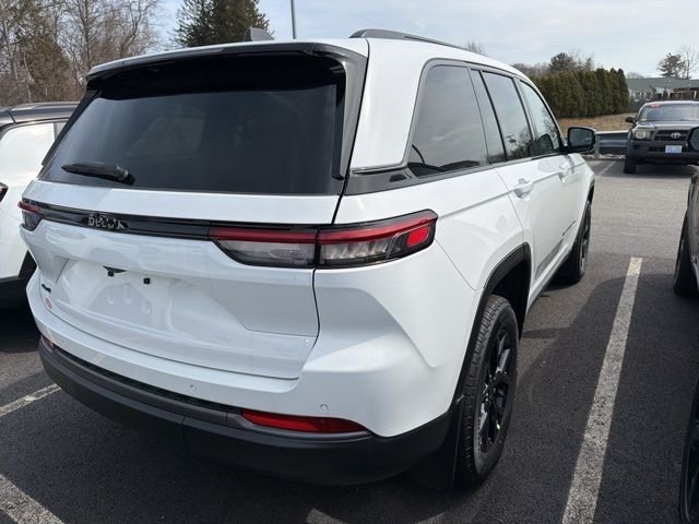 New 2026 Bright White Clear-Coat Exterior Paint Jeep Altitude image 7