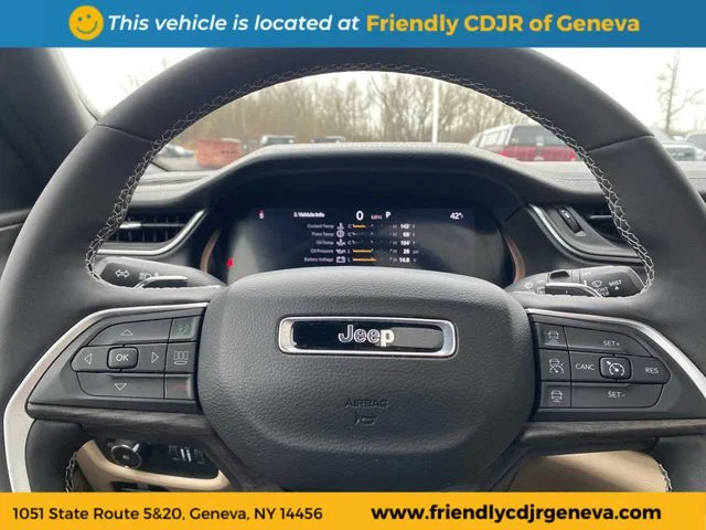 Used 2025 Gray Jeep Limited image 13