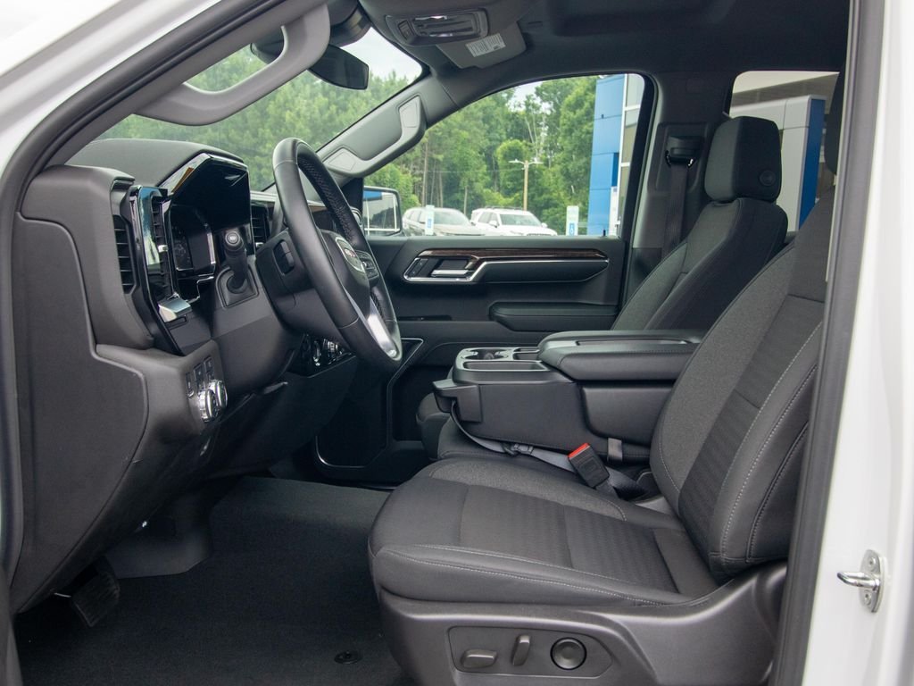 Used 2024 White GMC Elevation image 6