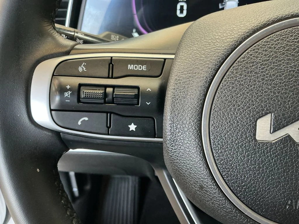Used 2023 White Kia X-Line image 26