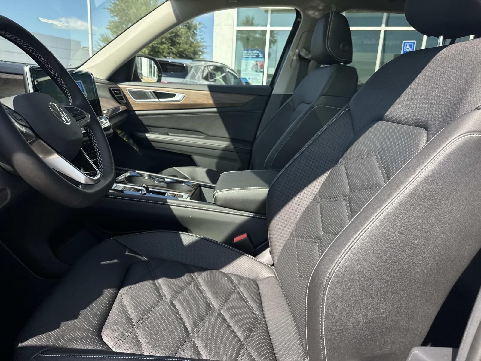 2026 Volkswagen Atlas SE w/Tech - Photo 10