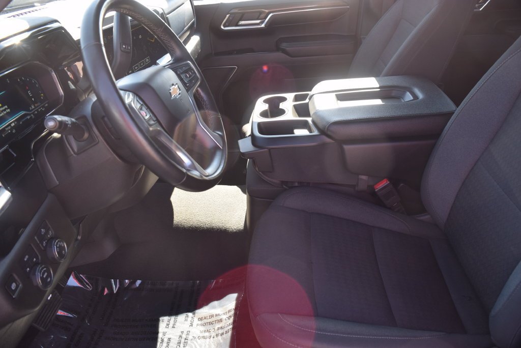Used 2023 BLACK Chevrolet LT image 17